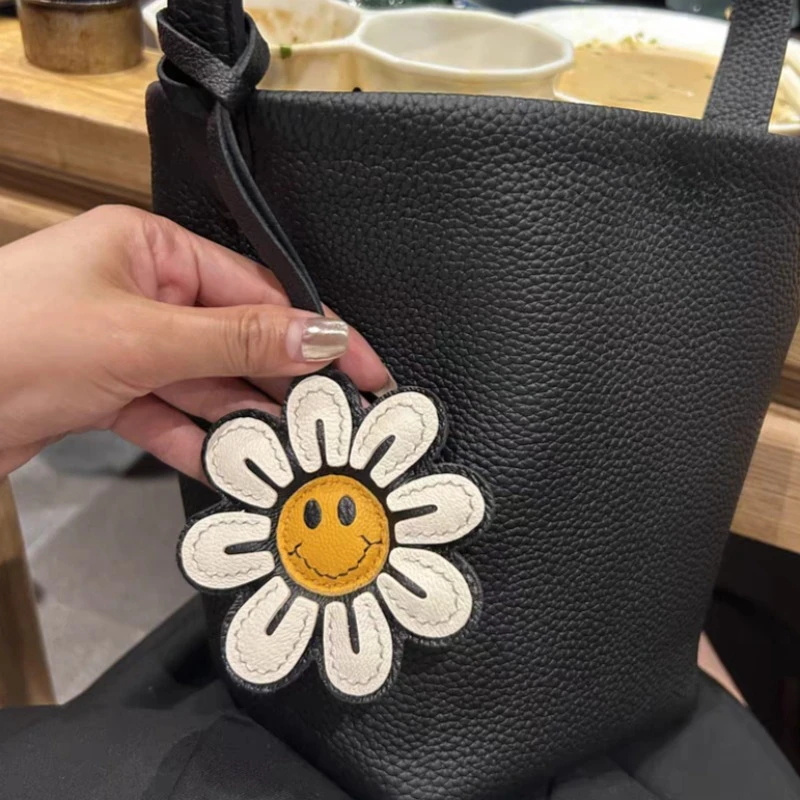Car Accessories Gift Ideas - 1 Buah Gantungan Kunci Bunga Matahari