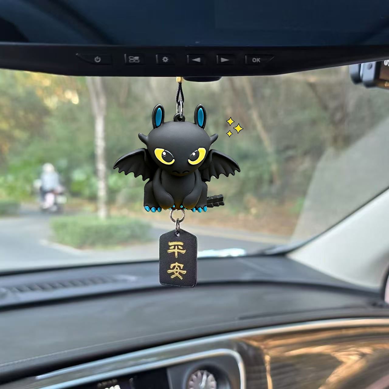 Boneka gantung mobil tanpa gig - Car Accessories Papar ulasan dan harga